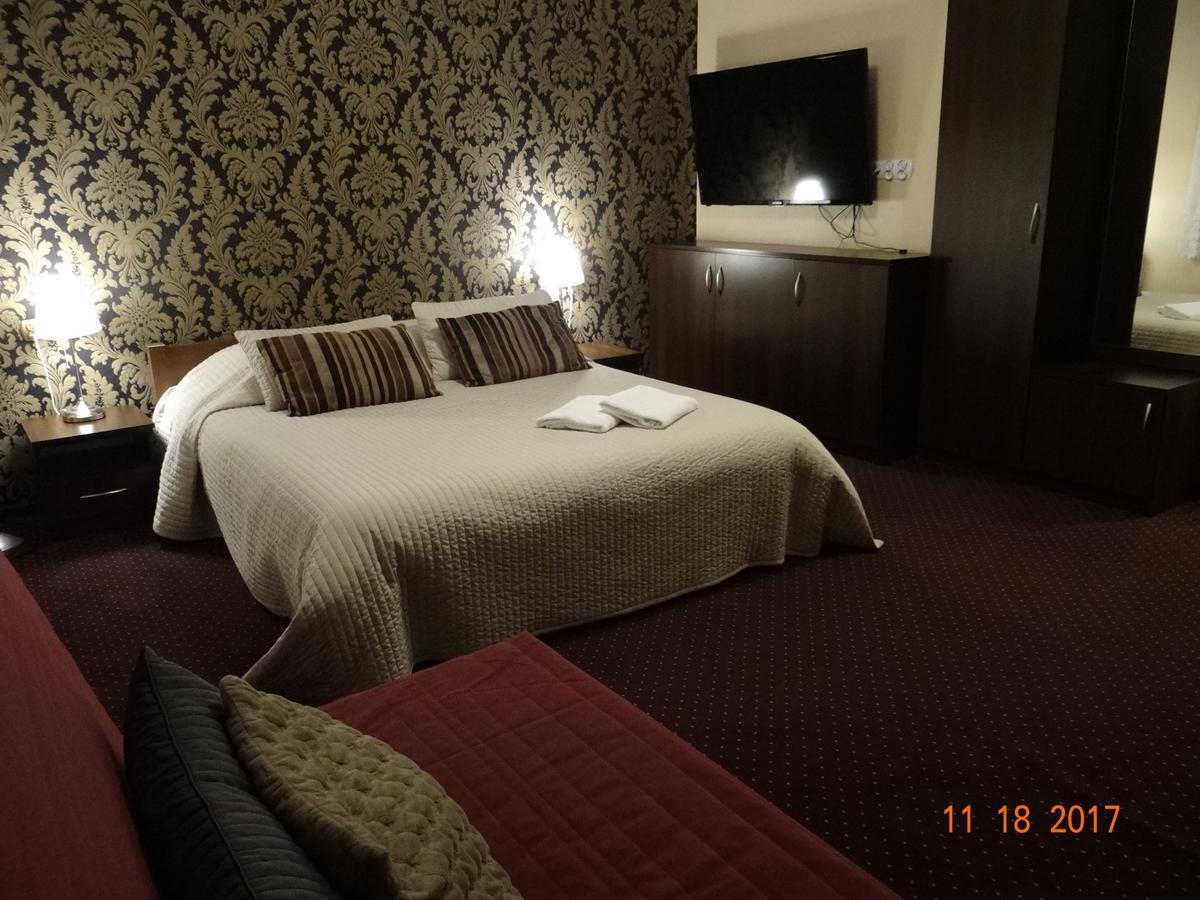 Bed and Breakfast "Arkadia" Остроленка Экстерьер фото